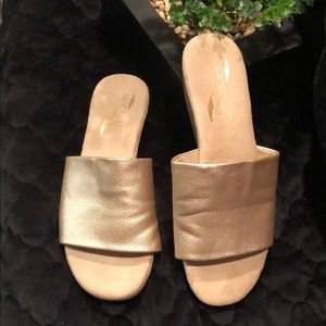 Aerosoles Heelrest  sandals color champagne